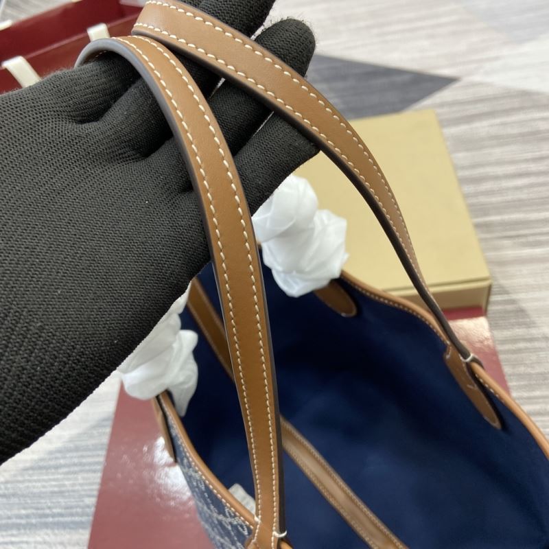 Gvc*1 tote bags